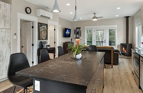 Friday Harbor House | New Waterview Loft near Roche Harbor! (sjil)