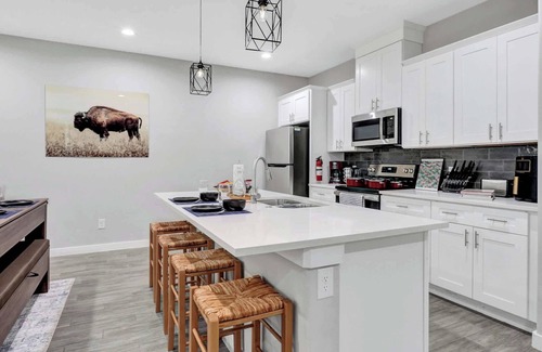 Waxahachie House | New* Waxahachie 4Bd Walk Up, BackYard Oasis, 10 Mi to BS&W & Nolan University. G