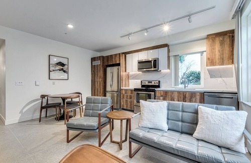 Downtown Vancouver Apartment | New West End 1 Bedroom Apartment – Pet Friendly! - 1170 Barclay