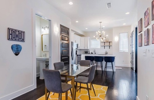 Hadley - Washington House | *New* West Nashville Gem | Rooftop Patio + Sleeps 11