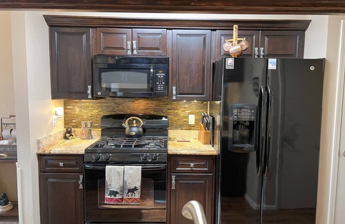 Ruidoso Condo | NEW! Whispering Bluff Luxury Retreat~ Beautiful Sierra Blanca Views