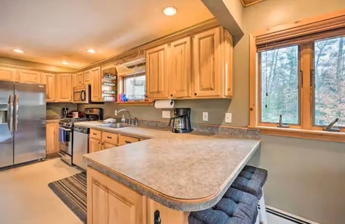Thornton House | NEW! White Mountains View Escape
