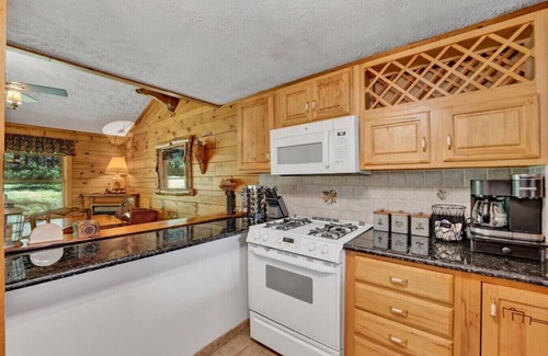 Long Pond House | NEW- Wild Fox Retreat: Lake Front, Hot Tub, Sauna, Game Room