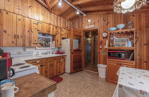 Bayfield Cabin | New! Wilderness Retreat – On Vallecito Creek, Close to Vallecito Creek Trail
