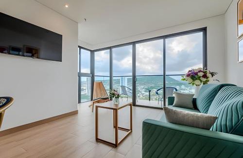 El Cabrero Apartment | NEW with impressive lagoon view 21st floor