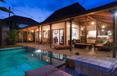 Berawa Villa | New wooden villa joglo in Canggu
