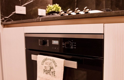 Melbourne Central Business District Apartment | New Year eve’s Fireworks & BayView Apt in CBD