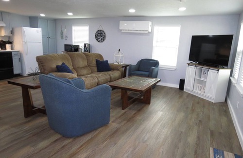 Graford House | NEW-Zeke’s Retreat - Rocker B - Possum Kingdom