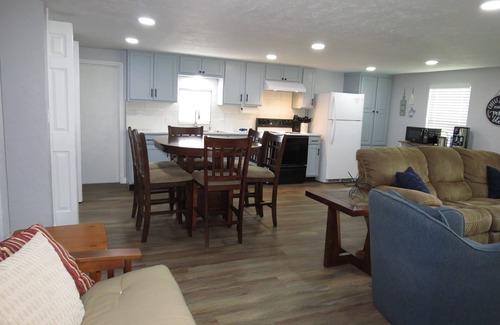 Graford House | NEW-Zeke’s Retreat - Rocker B - Possum Kingdom