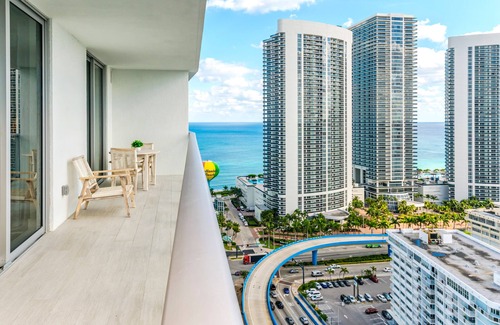 South Lake Apartment | NEW2019 Spacious CornerSuite OceanView