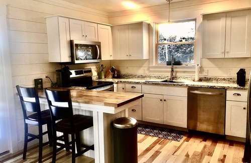 Eastern Vermont House | ✪New✪A modern farmhouse cottage near Stowe, VT!