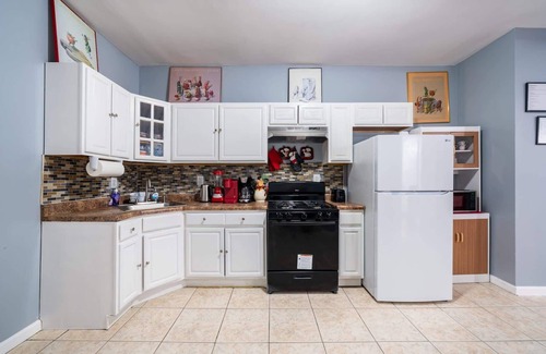 Ampere Apartment | ‼️ Newark‼️ 3BR Gem - Near NYC - & Attractions