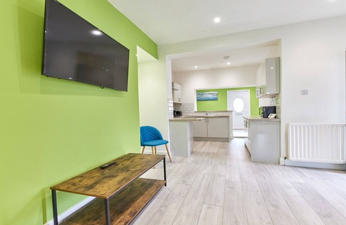 Woodhorn House | Newbiggin House - Modern 5 bed house by the sea