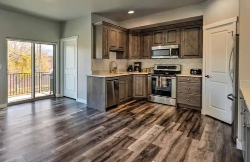 Layton House | Newer 3 bdr near Snowbasin, Hill AFB, Ogden, Pets