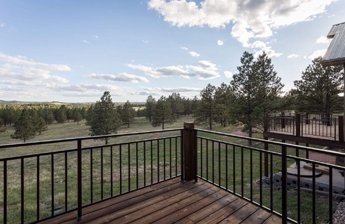 Hermosa House | Newer Home Located on secluded 10 acres