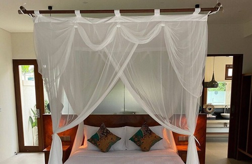 Kutuh Kaja Villa | Newer Luxe Villa, Private Pool - Lush Jungle Views - Comfortable Covered Daybed