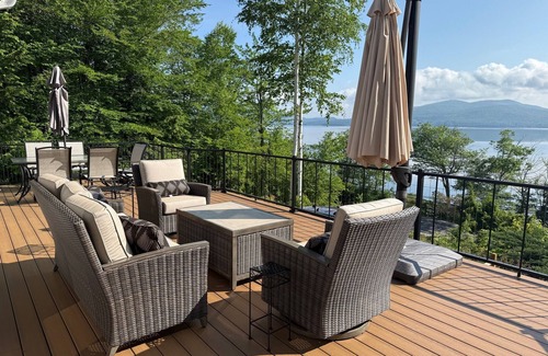Bristol House | Newfound Lakefront Retreat – 4BR Huge Deck Private Dock and Water Toys!