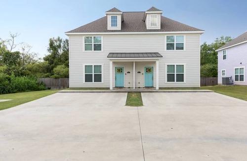 Lake Charles House | Newland Cottage - Stays for Days