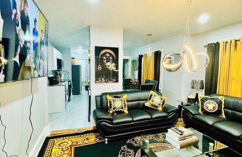 Springfield House | Newly Beautiful renovated first floor apartment getaway