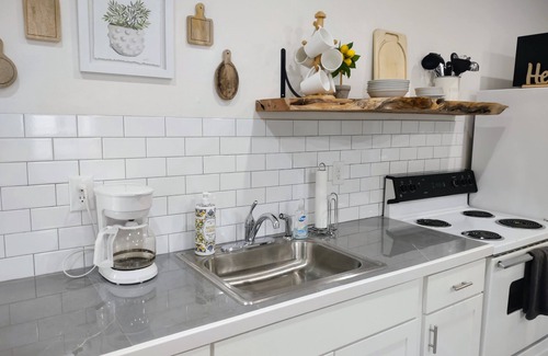 Longview House | NEWLY Built, 2 Peaceful Neighborhood