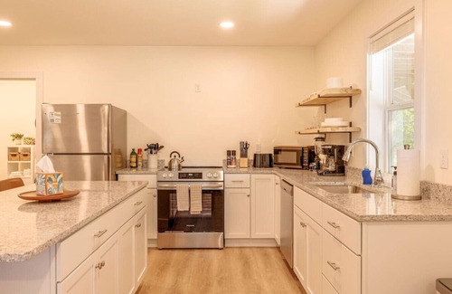 Southwest Harbor Apartment | Newly Built 2 BR APT in SWH! [Backside Bungalow]