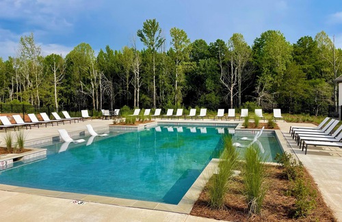 Oxford House | Newly built 3 bdrm townhome less than 2 miles from The Square and campus