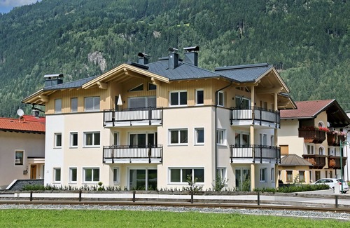 Ried im Zillertal Apartment | Newly built apartment in a central location