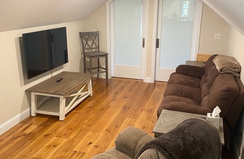 Tiverton Apartment | Newly built apartment in historic village