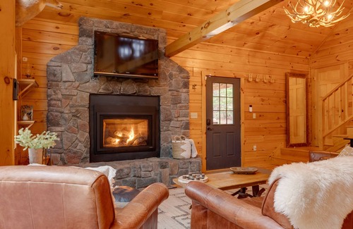 Bethel House | Newly Built Bethel Log Cabin w/ Deck, Near Skiing!