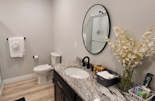 Joplin House | Newly Built Cozy Retreat close to shopping and restaurants