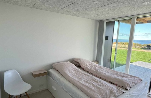 Bolshavn House | Newly built holiday home with sea view.