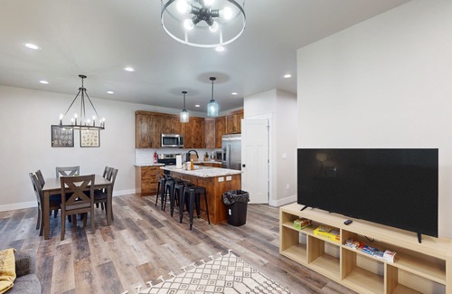 Ashton House | Newly built home in the heart of town - near fishing, hiking & Mesa Falls