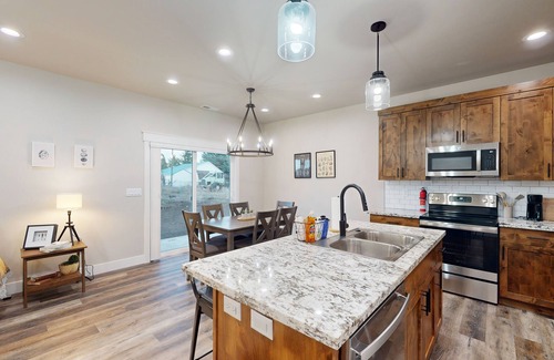Ashton House | Newly built home in the heart of town - near fishing, hiking & Mesa Falls
