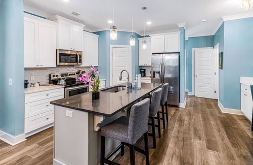 Eastside House | Newly Built Home w/ Private Large Yard and Parking by Lucky Savannah