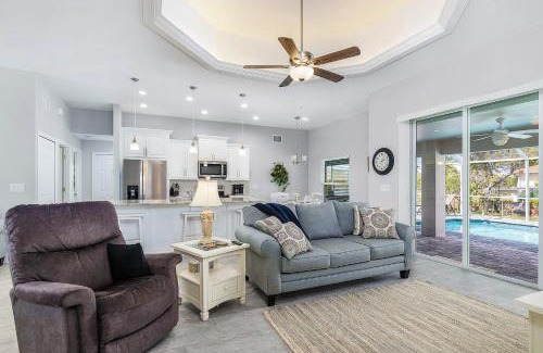 Burnt Store House | Newly built home with heated pool, close to many amenities - Villa Sandle