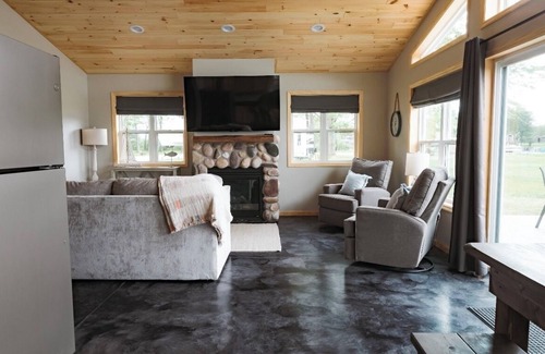 Crivitz House | Newly Built Lakeshore Home on 2400 acre Full-Recreation Lake