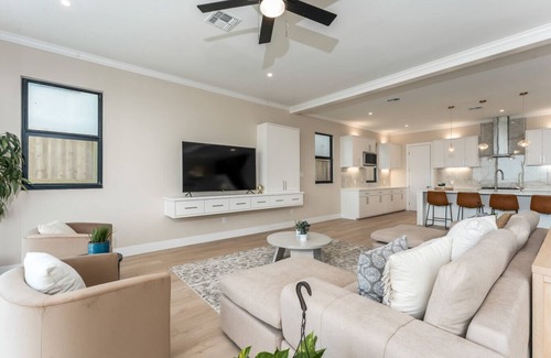 Port Isabel House | Newly Built Large Bayfront Home w Pool, only 15 Min from SPI