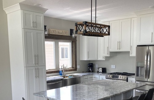 Harpers Ferry House | Newly built, large home directly on the Mississippi River, sleeps 15!