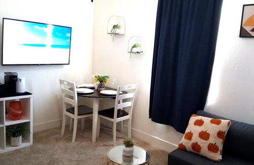 Rosedale Apartment | Newly Built Luxury Suite with AC – Perfect for 4 in Bakersfield