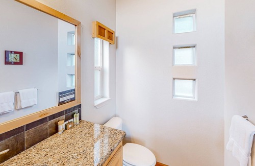 Brookings Cabin | Newly built, ocean view cabin with a beautiful deck & prime location