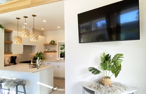Medford Cottage | Newly built private cottage-Private Pool, Romantic Oasis, wineries & restaurants