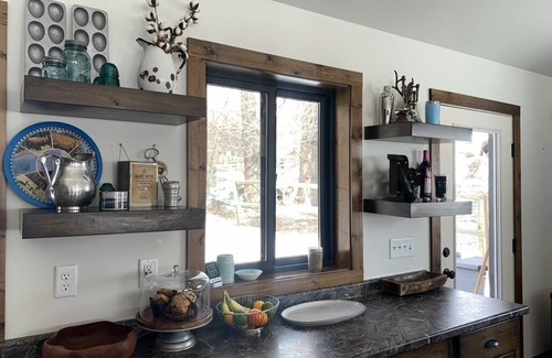 Gardiner Cabin | Newly built Sage Cabin -4 miles from YNP & Hot Springs in 13 acre horse ranch.