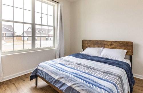 Lincoln House | Newly Built Spacious Retreat: Your Perfect Getaway