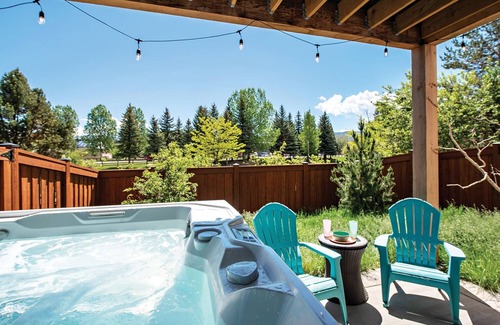 Carbondale House | Newly Built, Stylish Modern Condo w/Hot Tub & Large Balcony, 30 mi. to Aspen!