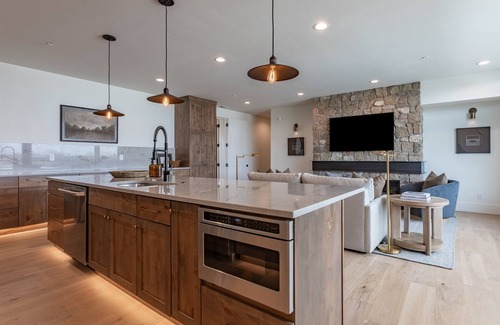 Driggs Condo | *Newly Built*Teewinot&Targhee Basin Luxury Suites ⁓Hot Tub,Downtown Driggs