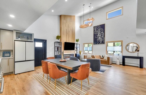 Greenport House | Newly Constructed 3-bedroom Modern Farmhouse - walk to Greenport Village!