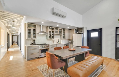 Greenport House | Newly Constructed 3-bedroom Modern Farmhouse - walk to Greenport Village!