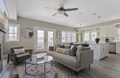North End House | Newly Constructed 3BR, Steps from Beach w/Parking