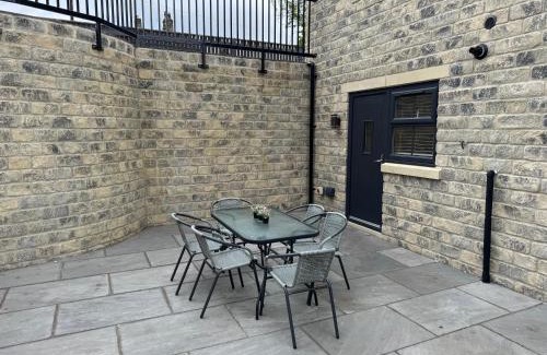 Keighley House | Newly constructed town house next to the canal with Private Car Park