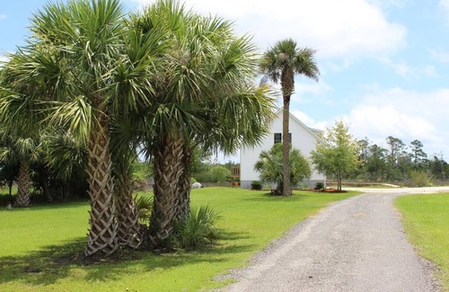Edisto Island Apartment | Newly Constructed Garage Apartment w/Marsh Views; 3 Miles to Beach; CableTV/WiFi